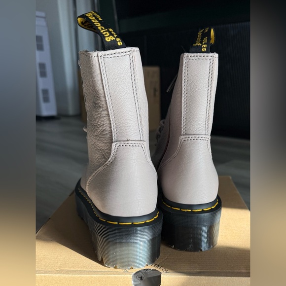 *NEW* Dr. Marten’s Jadon III Platform Boots W6/M5, Vintage Taupe (Blush/Nude) - Picture 3 of 8